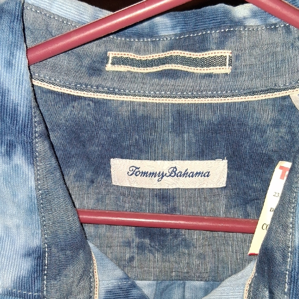 Tommy Bahama Men's Casual Blue Patterned Shirt - Picture 2 of 3